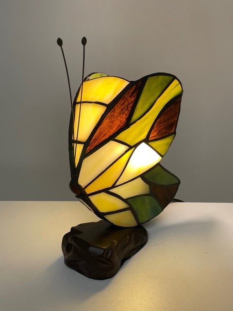 Tiffany tafellamp Vlinder Crème – handgemaakte Tiffany vlinderlamp - Afbeelding 7